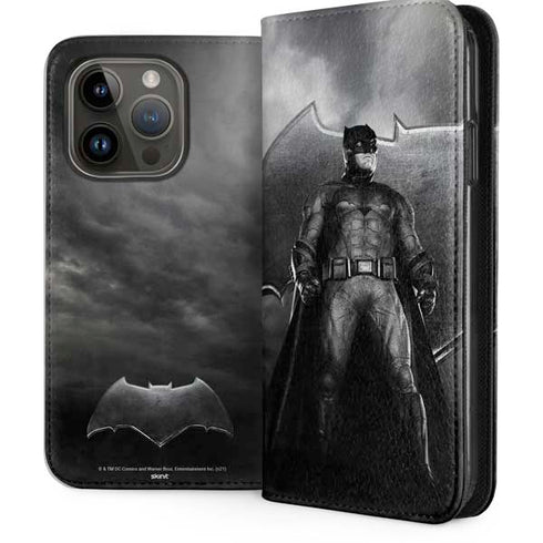 The Justice League (2017) Batman Poster iPhone 15 Pro Folio Case